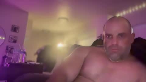 Snapshot of thebuzz777 chatting on 12/11/24, 01:06 theBuzz777 online show from 12/11/24, 01:06