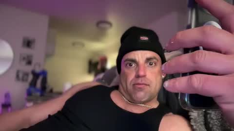 Snapshot of thebuzz777 chatting on 01/23/25, 01:56 theBuzz777 online show from 01/23/25, 01:56