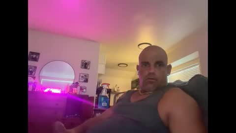 Snapshot of thebuzz777 chatting on 09/24/25, 02:31 theBuzz777 online show from 09/24/25, 02:31