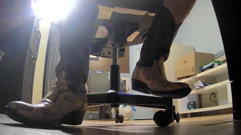 Snapshot of thecowboy_74 chatting on 09/14/25, 02:33 thecowboy_74 online show from 09/14/25, 02:33