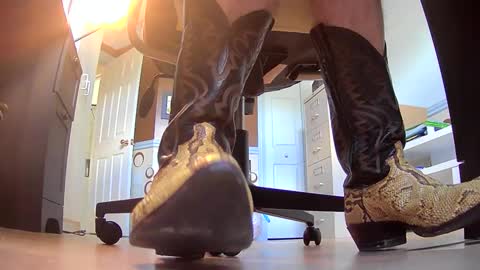 Snapshot of thecowboy_74 chatting on 09/14/25, 03:55 thecowboy_74 online show from 09/14/25, 03:55