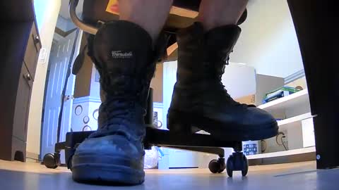 Snapshot of thecowboy_74 chatting on 10/13/25, 11:54 thecowboy_74 online show from 10/13/25, 11:54