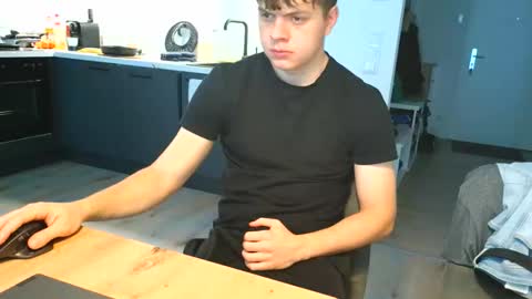 thecuteguy144949 online show from 11/01/25, 11:23