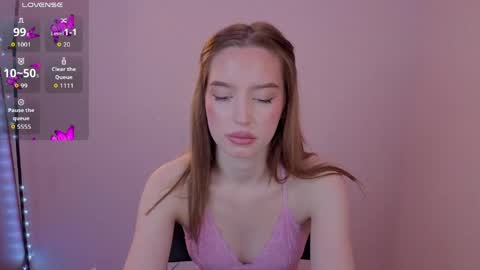 Olivia online show from 04/27/26, 07:12
