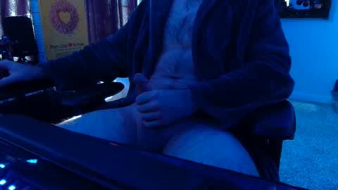 Snapshot of thedarklover102 chatting on 10/29/25, 07:15 Darklover online show from 10/29/25, 07:15