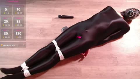 Snapshot of thediscretee chatting on 12/01/25, 10:53 thediscretee online show from 12/01/25, 10:53