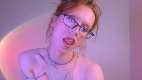 Snapshot of thedollxxxperience chatting on 12/19/24, 07:29 Yolanda online show from 12/19/24, 07:29