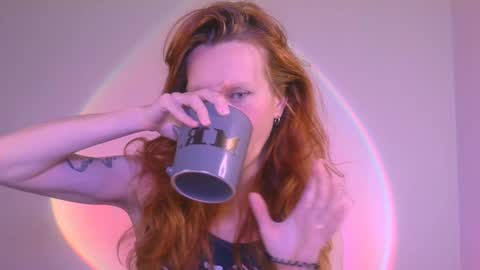 Snapshot of thedollxxxperience chatting on 01/02/25, 06:23 Yolanda online show from 01/02/25, 06:23