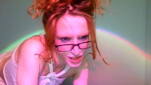 Snapshot of thedollxxxperience chatting on 02/18/25, 06:04 Yolanda online show from 02/18/25, 06:04