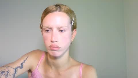 Snapshot of thedollxxxperience chatting on 09/08/25, 05:23 Yolanda online show from 09/08/25, 05:23