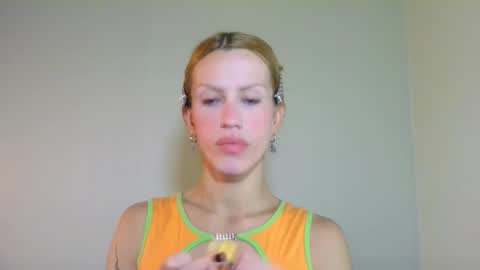 Snapshot of thedollxxxperience chatting on 10/11/25, 07:12 Yolanda online show from 10/11/25, 07:12