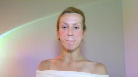 Snapshot of thedollxxxperience chatting on 10/12/25, 07:24 Yolanda online show from 10/12/25, 07:24