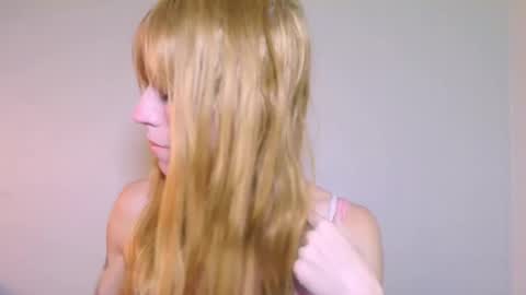 Snapshot of thedollxxxperience chatting on 11/10/25, 04:39 Yolanda online show from 11/10/25, 04:39