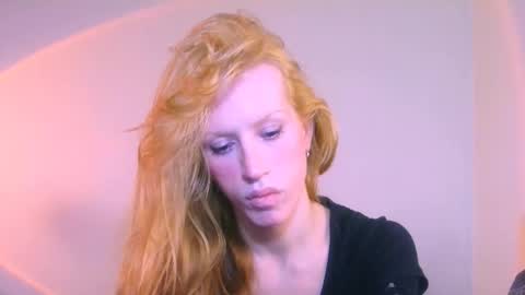 Snapshot of thedollxxxperience chatting on 12/18/25, 04:57 Yolanda online show from 12/18/25, 04:57