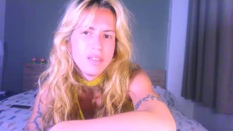 Snapshot of thedollxxxperience chatting on 05/07/26, 07:41 Yolanda online show from 05/07/26, 07:41