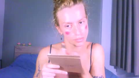 Snapshot of thedollxxxperience chatting on 06/16/26, 04:26 Yolanda online show from 06/16/26, 04:26