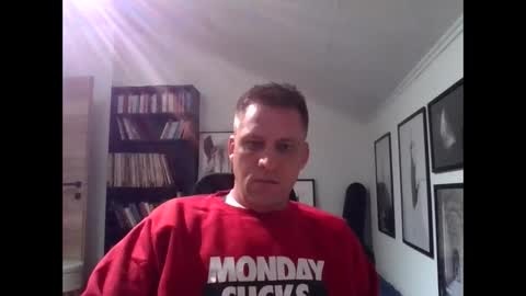 Snapshot of thedon2123 chatting on 09/16/25, 03:13 thedon2123 online show from 09/16/25, 03:13