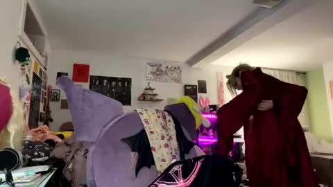 KIng Venus online show from 12/21/24, 03:25