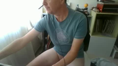 Snapshot of theericshow chatting on 09/25/25, 09:13 theericshow online show from 09/25/25, 09:13