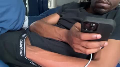 Snapshot of theeshooterr chatting on 12/17/24, 03:17 theeshooterr online show from 12/17/24, 03:17