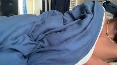 Snapshot of theeshooterr chatting on 12/21/24, 02:26 theeshooterr online show from 12/21/24, 02:26