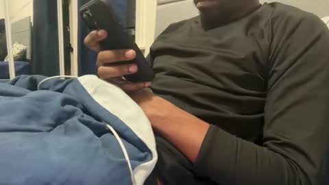 Snapshot of theeshooterr chatting on 01/17/25, 10:56 theeshooterr online show from 01/17/25, 10:56