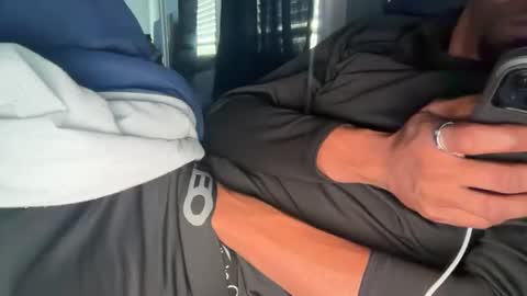 Snapshot of theeshooterr chatting on 01/19/25, 03:10 theeshooterr online show from 01/19/25, 03:10