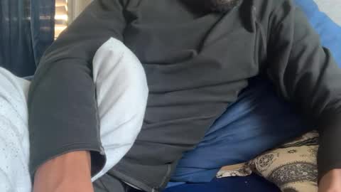 Snapshot of theeshooterr chatting on 01/25/25, 04:03 theeshooterr online show from 01/25/25, 04:03