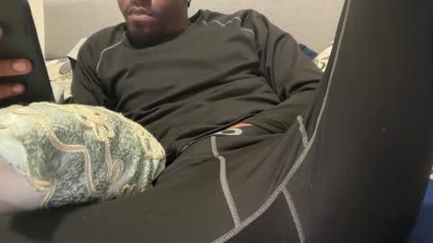 Snapshot of theeshooterr chatting on 02/14/25, 10:36 theeshooterr online show from 02/14/25, 10:36