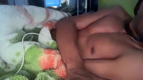 Snapshot of theeshooterr chatting on 03/04/25, 01:28 theeshooterr online show from 03/04/25, 01:28