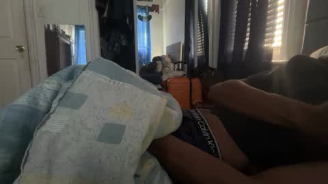 Snapshot of theeshooterr chatting on 09/20/25, 03:35 theeshooterr online show from 09/20/25, 03:35