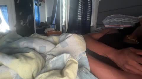 Snapshot of theeshooterr chatting on 09/22/25, 01:35 theeshooterr online show from 09/22/25, 01:35