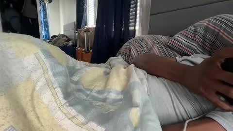 Snapshot of theeshooterr chatting on 10/15/25, 03:23 theeshooterr online show from 10/15/25, 03:23