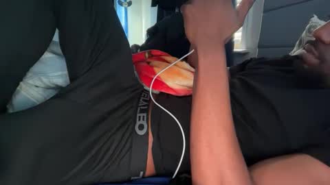 Snapshot of theeshooterr chatting on 11/16/25, 03:06 theeshooterr online show from 11/16/25, 03:06