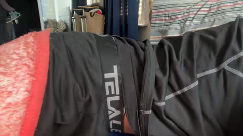 Snapshot of theeshooterr chatting on 11/28/25, 03:47 theeshooterr online show from 11/28/25, 03:47