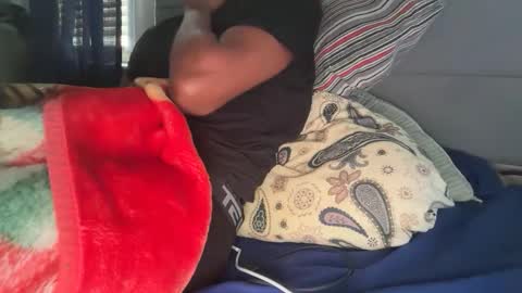 Snapshot of theeshooterr chatting on 11/29/25, 12:41 theeshooterr online show from 11/29/25, 12:41