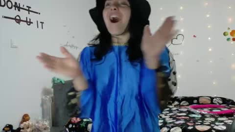 TheFarmergirl online show from 10/31/25, 05:25