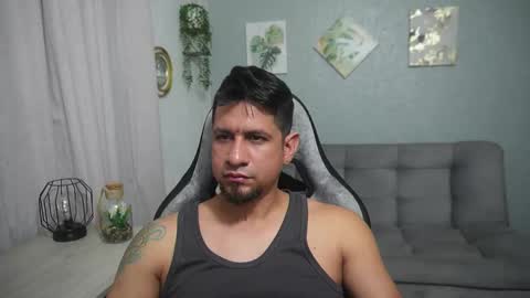 Snapshot of thegianni chatting on 11/08/25, 04:01 Marcelo online show from 11/08/25, 04:01