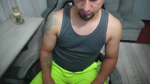 Snapshot of thegianni chatting on 11/10/25, 02:32 Marcelo online show from 11/10/25, 02:32