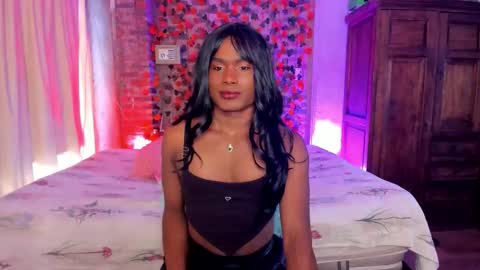 Snapshot of thegoldenbitch chatting on 11/24/25, 11:54 Goldie online show from 11/24/25, 11:54