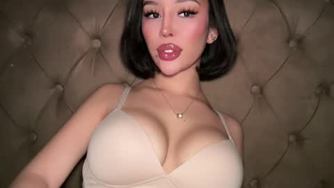 Elle  dont forget to folloW me and thumbs up online show from 04/02/26, 01:25