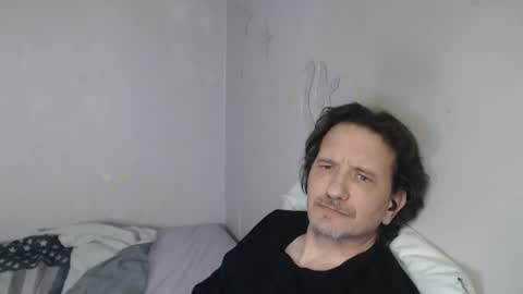 Green online show from 03/31/26, 09:48