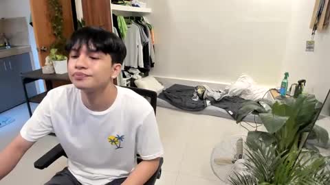 Green online show from 12/31/24, 06:16