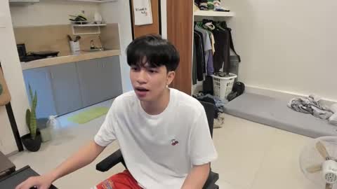 Green online show from 03/11/25, 07:26