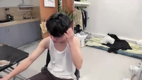 Green online show from 10/06/25, 12:13