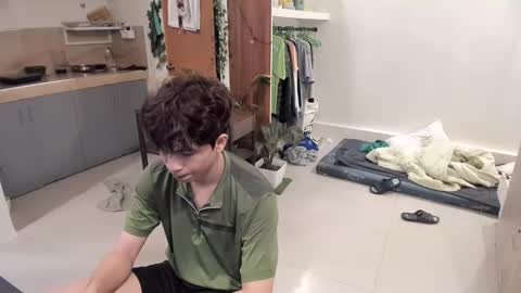 Green online show from 11/14/25, 05:55