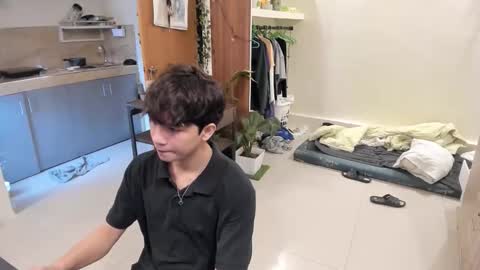 Green online show from 11/15/25, 07:16