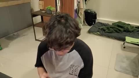 Green online show from 04/13/26, 09:37