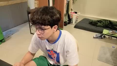 Green online show from 04/16/26, 08:15