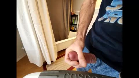 Snapshot of theguyneeds chatting on 12/02/24, 03:36 Theguyneeds online show from 12/02/24, 03:36